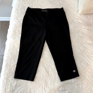 Women’s Champion Double Dry Cropped Leggings   Small   Black